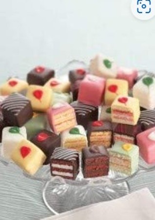 Petit Fours 3